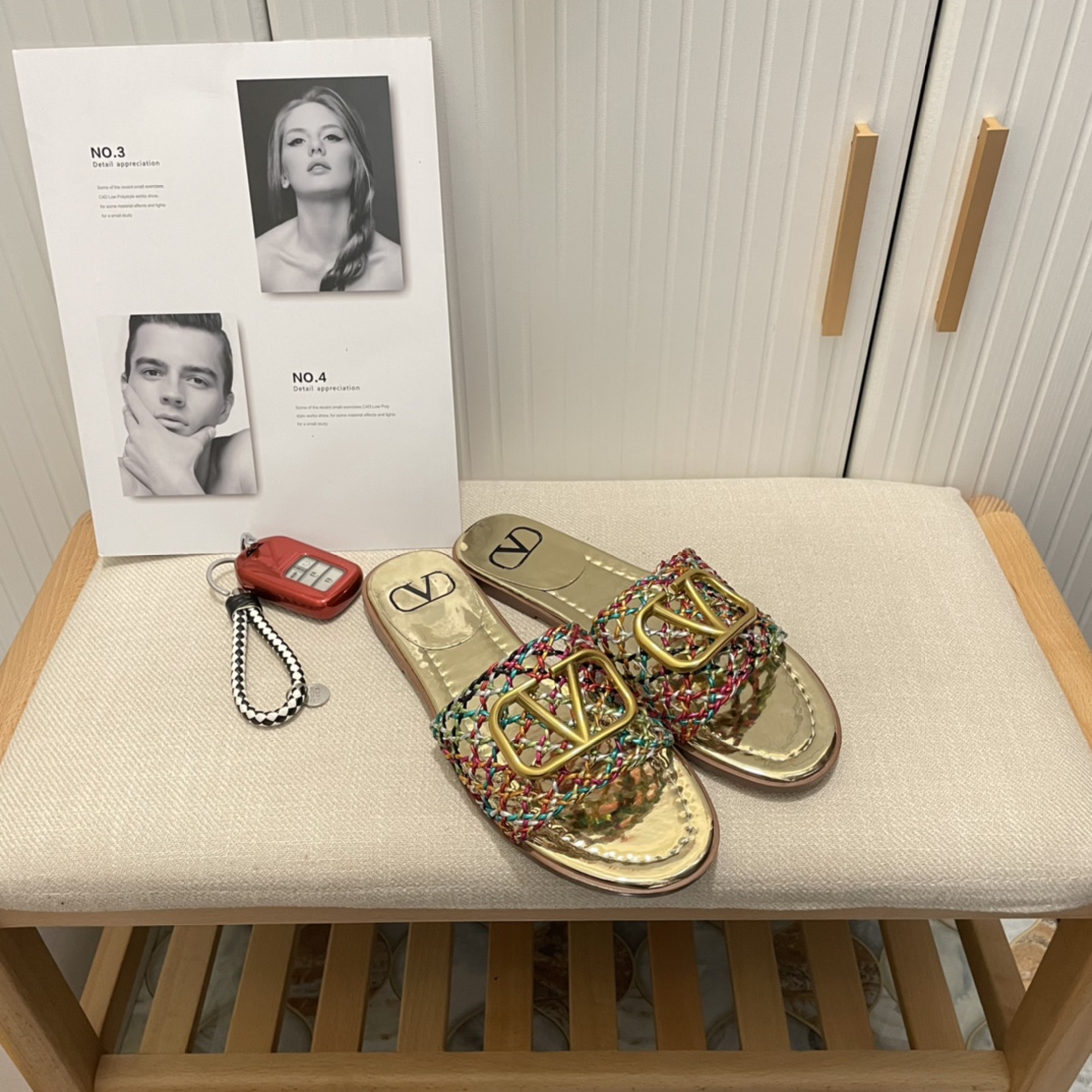 VALENTINO new hollow out slippers-Luxeon