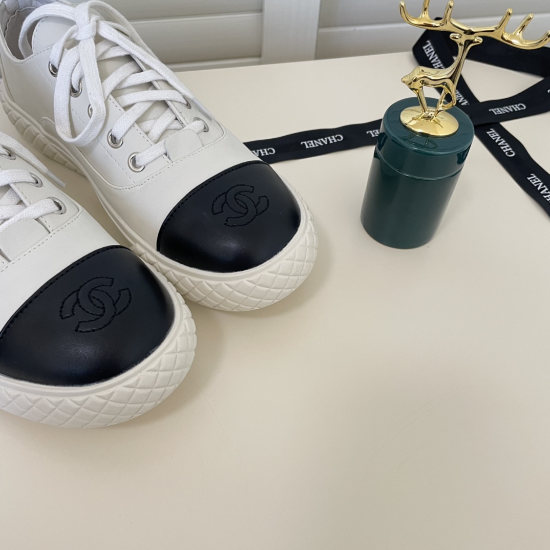 C style Women Lace Up Flat Sneakers-Luxeon