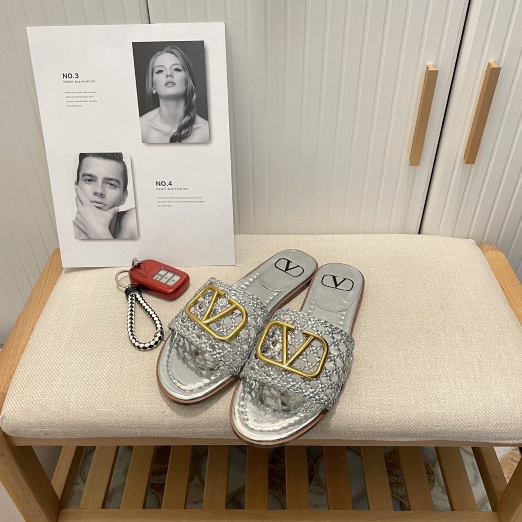 VALENTINO new hollow out slippers-Luxeon
