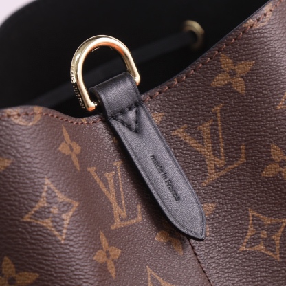 L style Bucket Tooter Bag-Luxeon