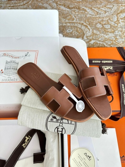 Women H-shaped slippers