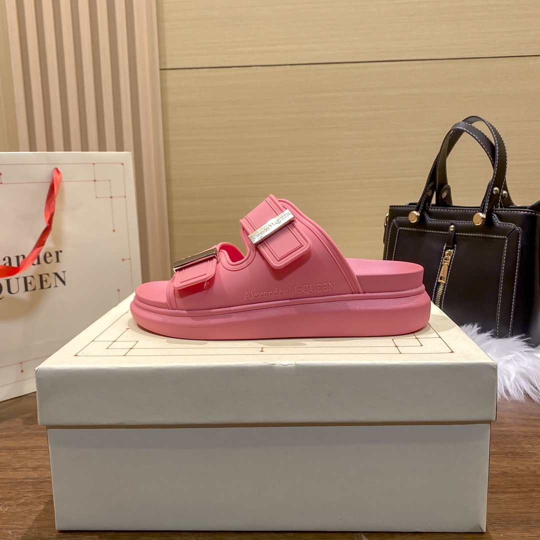 Mcqueen women thick sole sandals-Luxeon