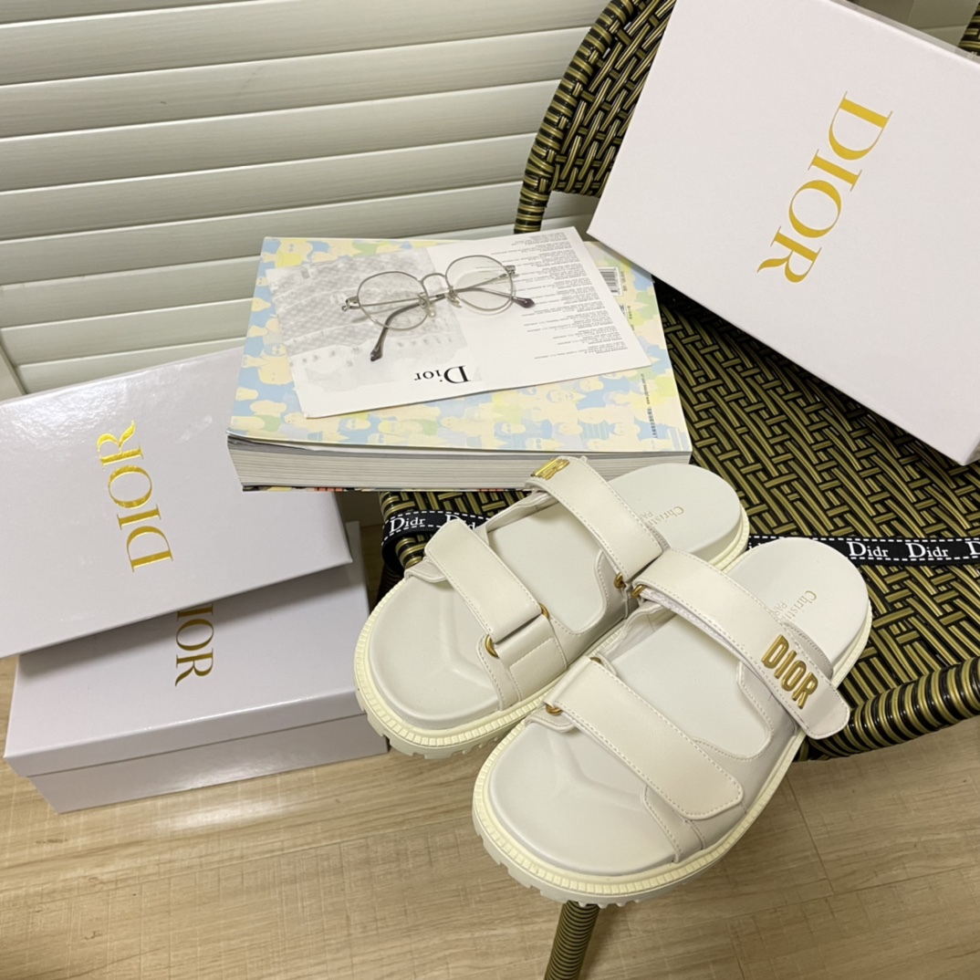 D style Velcro Flat Slippers-Luxeon