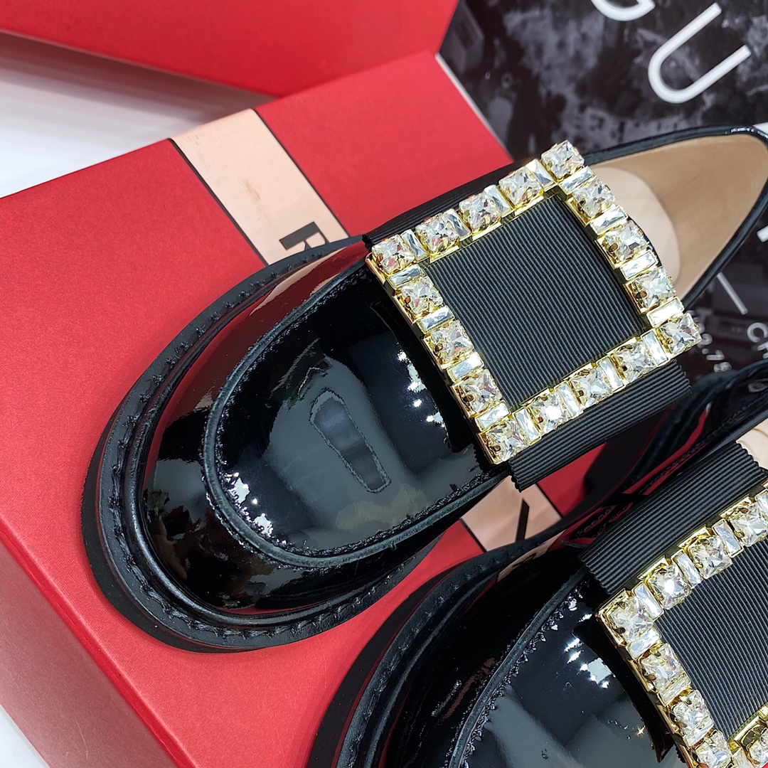 Roger Vivier buckle Mary Jane shoes-Luxeon