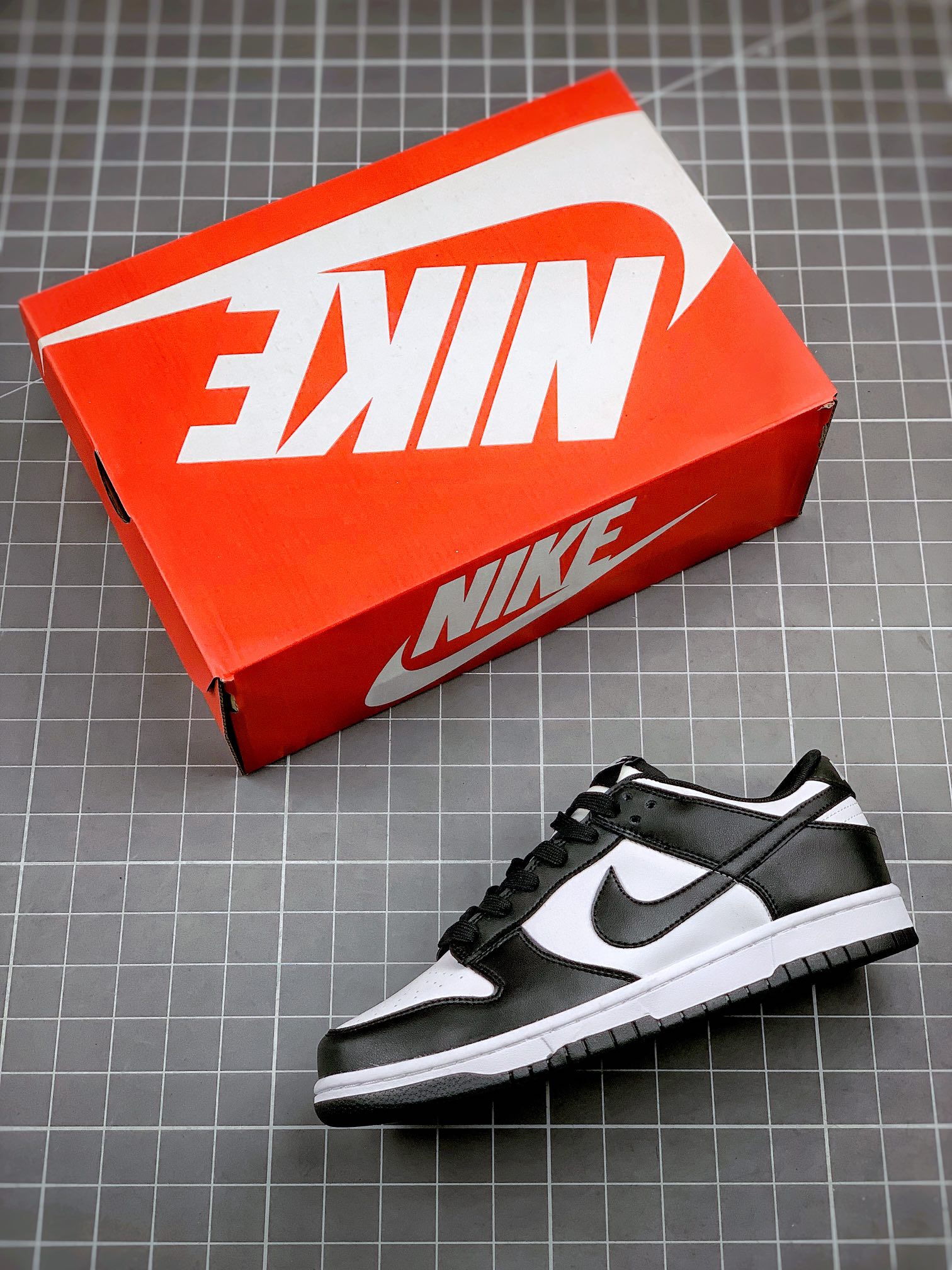 . SB Dunk Low "UNLV" sneakers-Luxeon