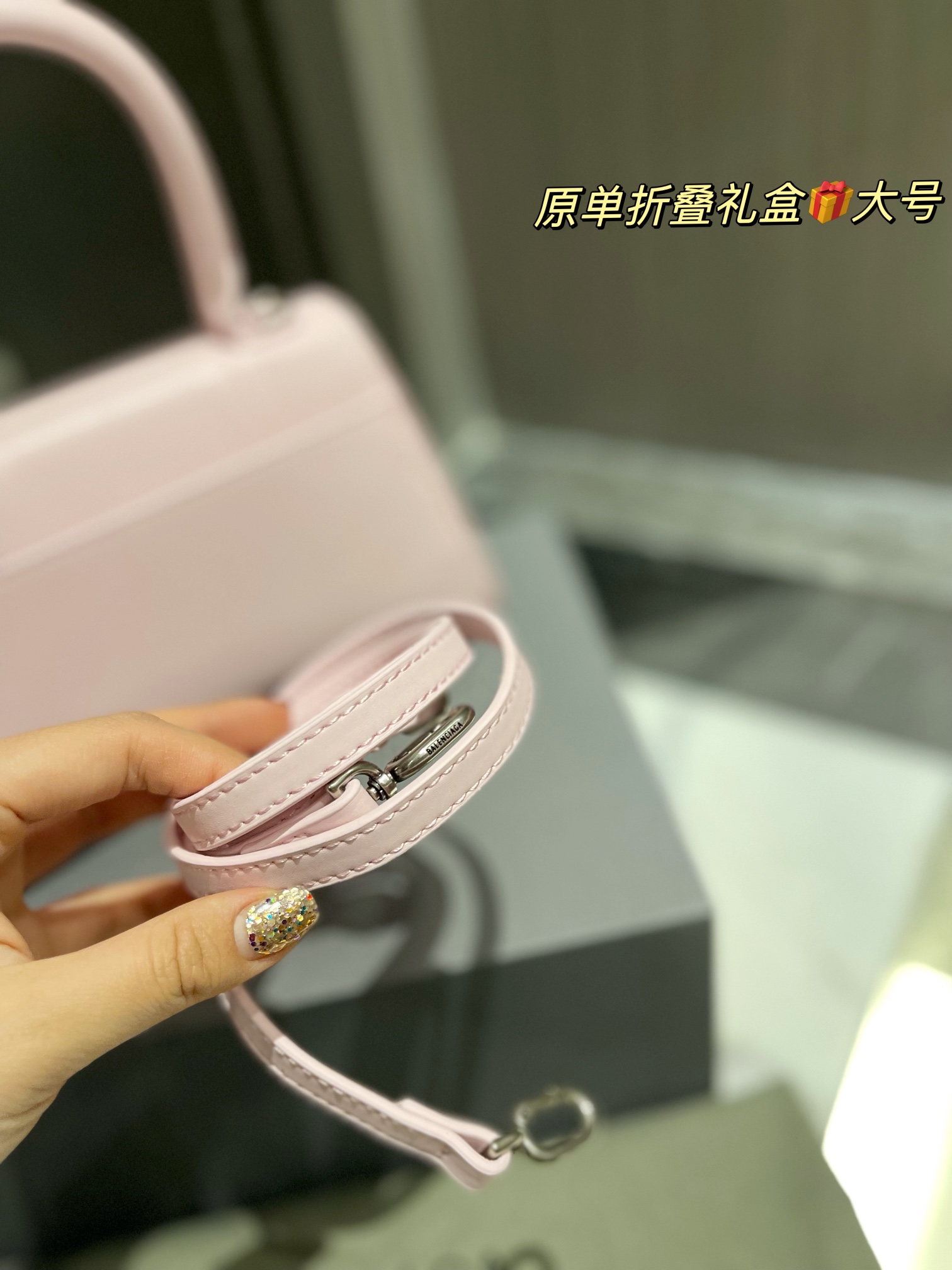 B style Hourglass Handbags Pink-Luxeon