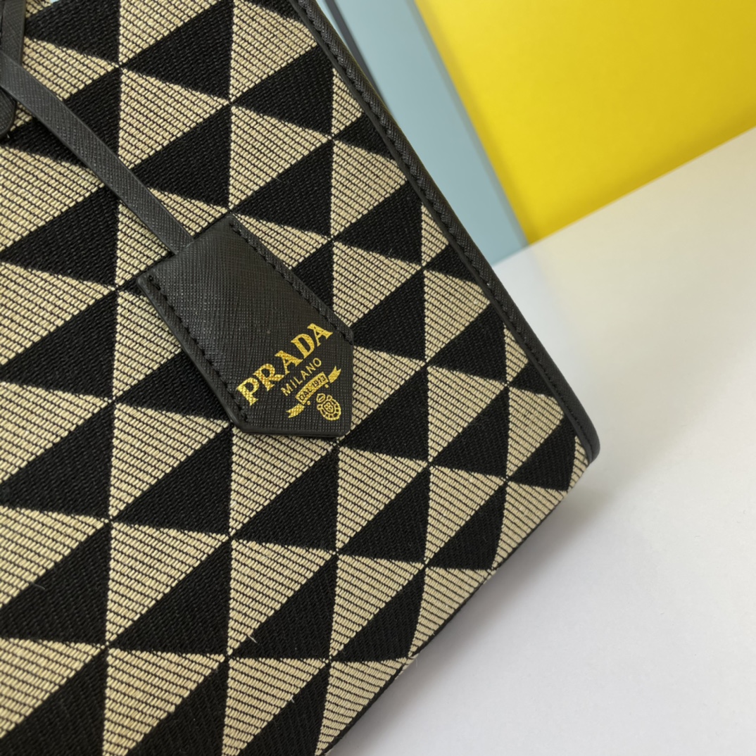 P style handbag-Luxeon