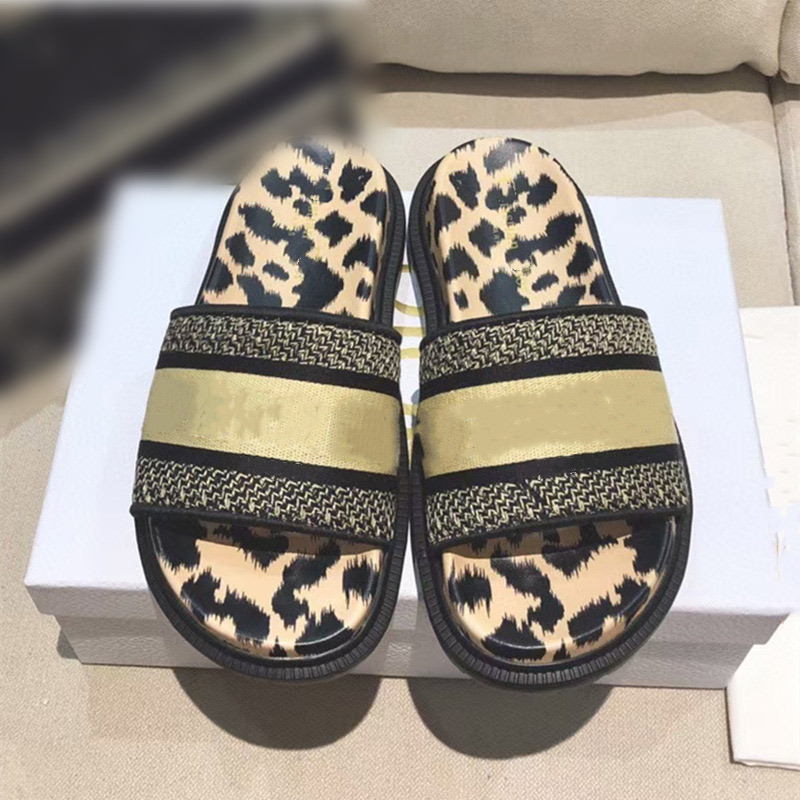 D style Women's Flat Open Toe Slippers-Luxeon