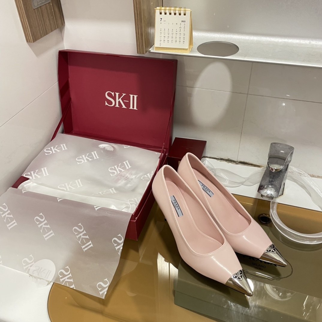 P style classic patent leather sandals high heels-Luxeon