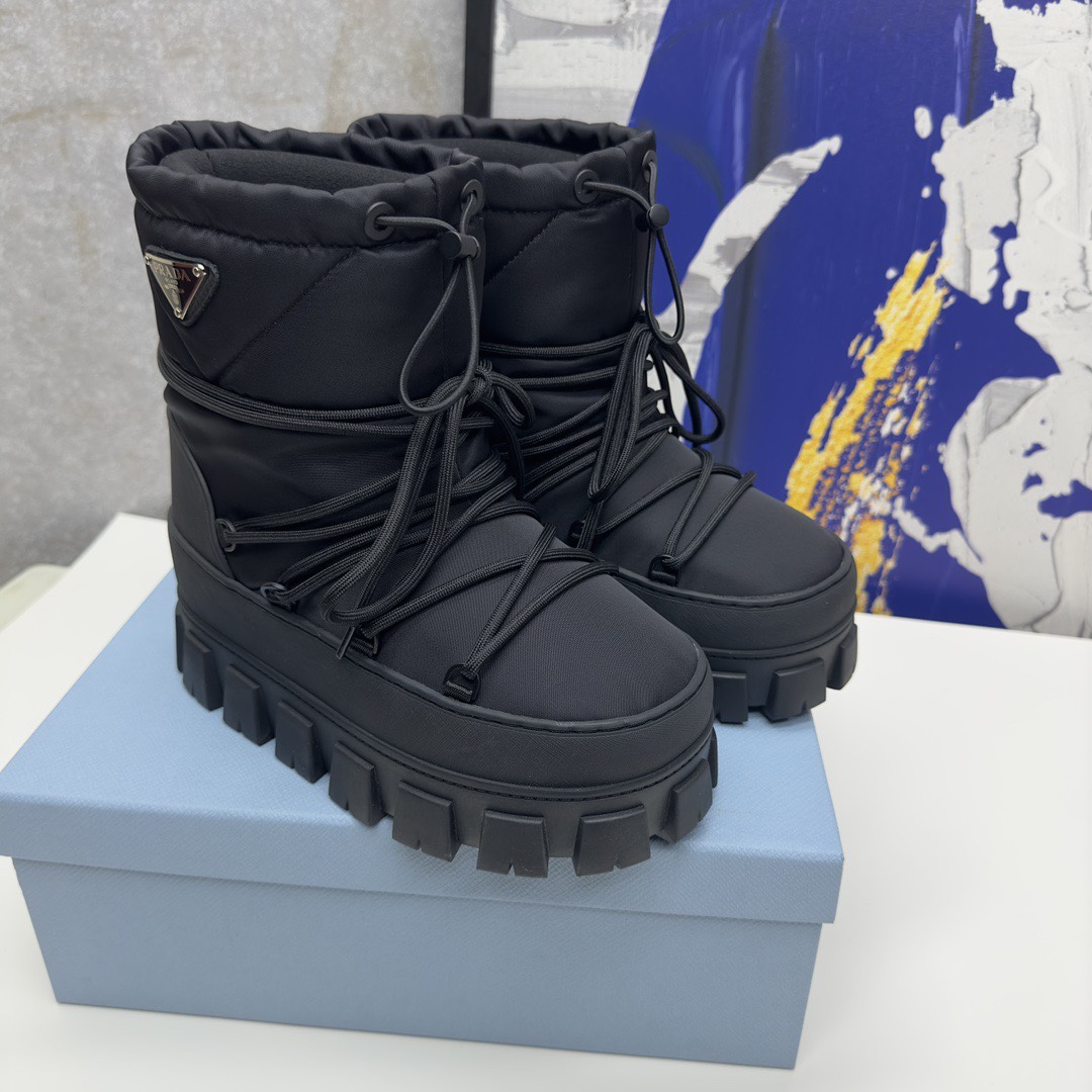 snow boots