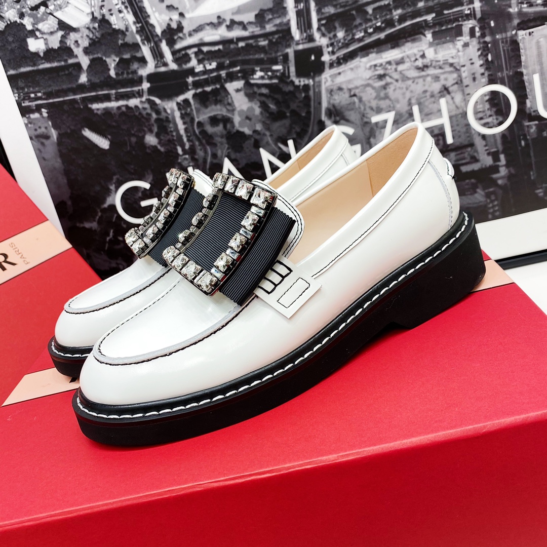 Roger Vivier buckle Mary Jane shoes-Luxeon