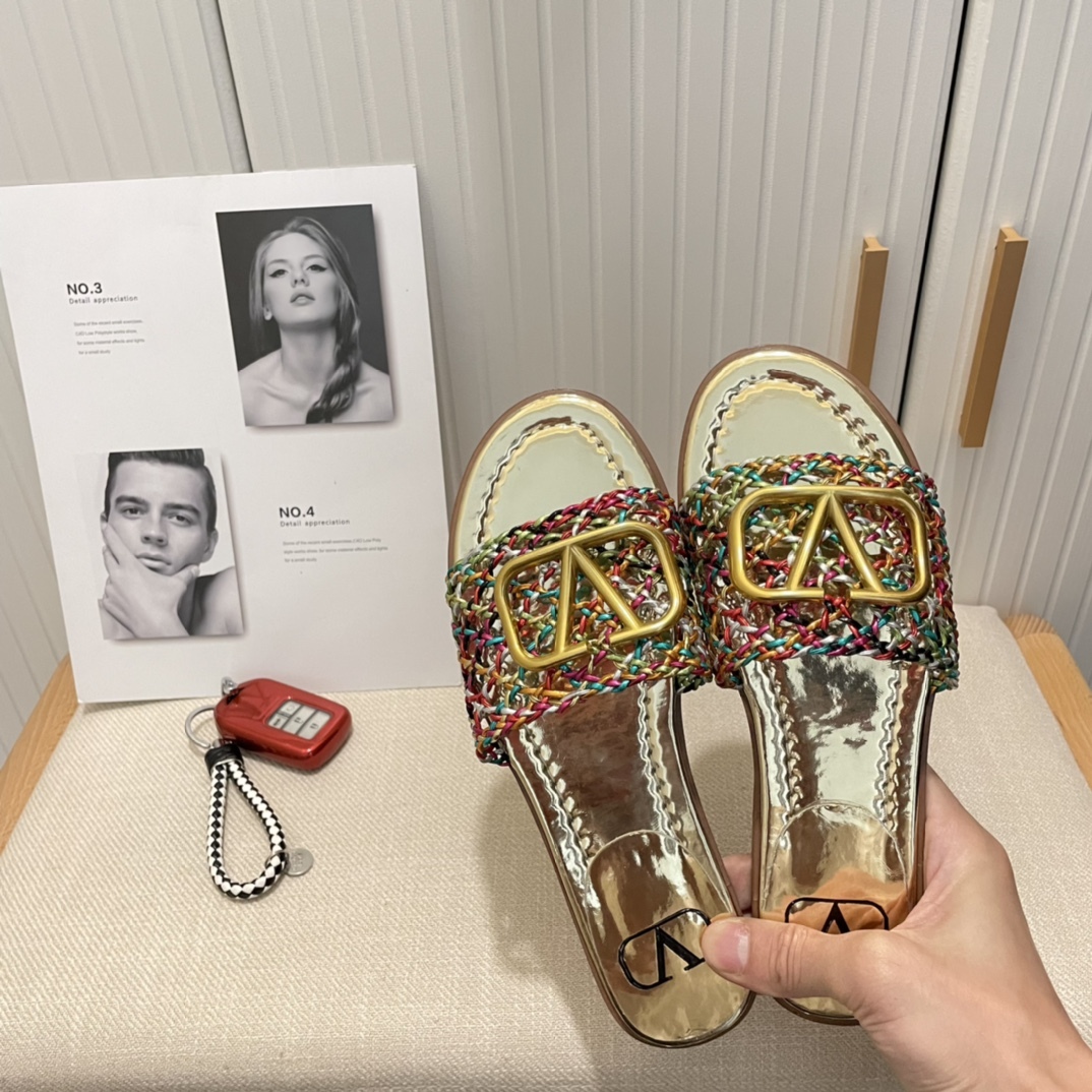 VALENTINO new hollow out slippers-Luxeon