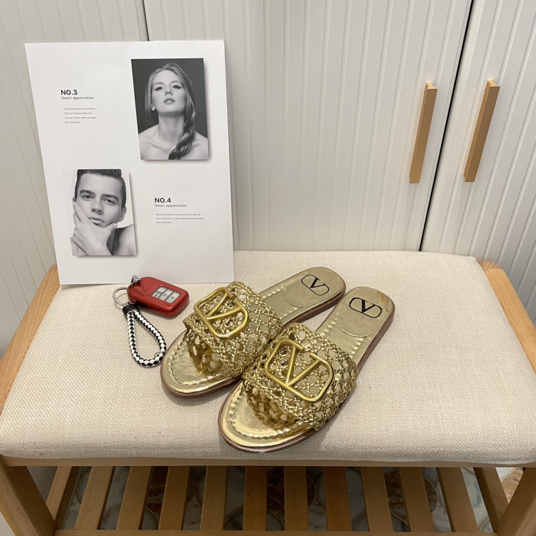 VALENTINO new hollow out slippers-Luxeon