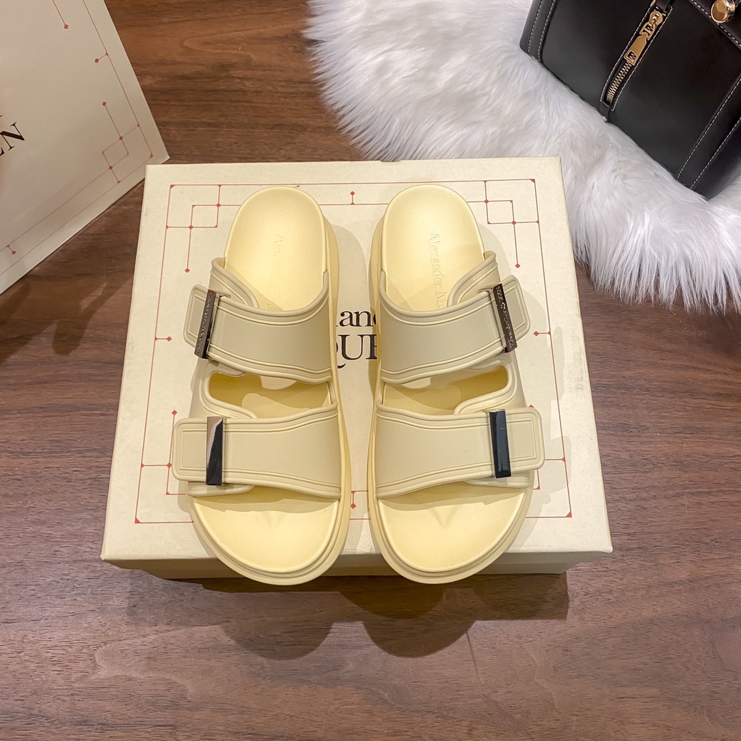 Mcqueen women thick sole sandals-Luxeon