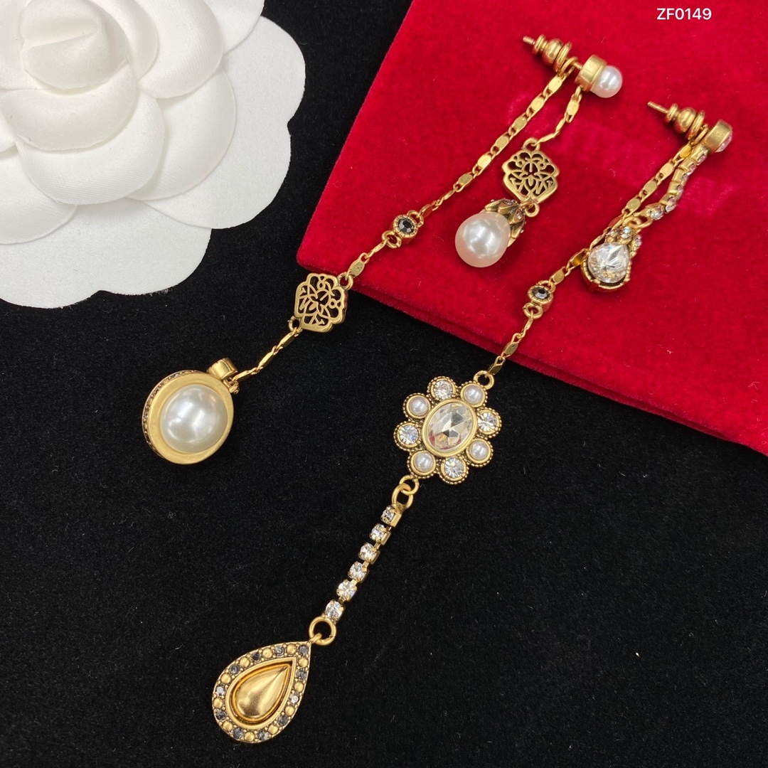 McQueen Fashion Classic Earrings-Luxeon