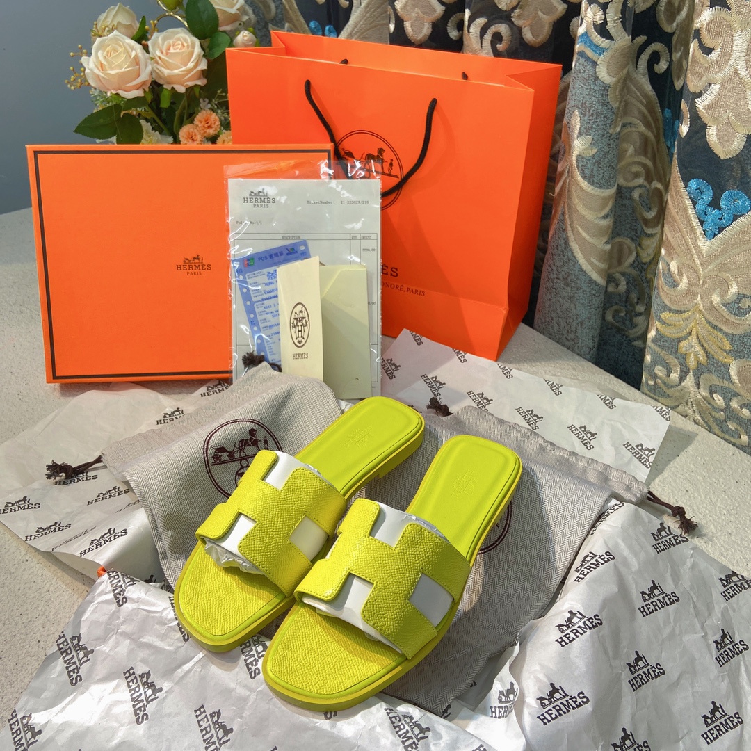 H style Flat Slippers-Luxeon