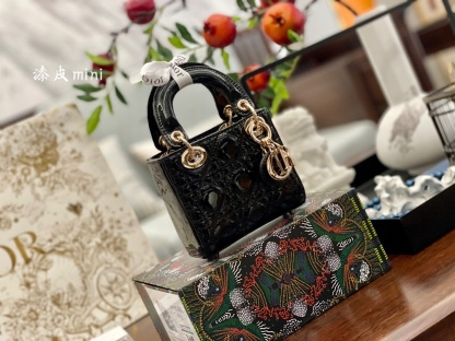 D style Diana Mini Handbags-Luxeon