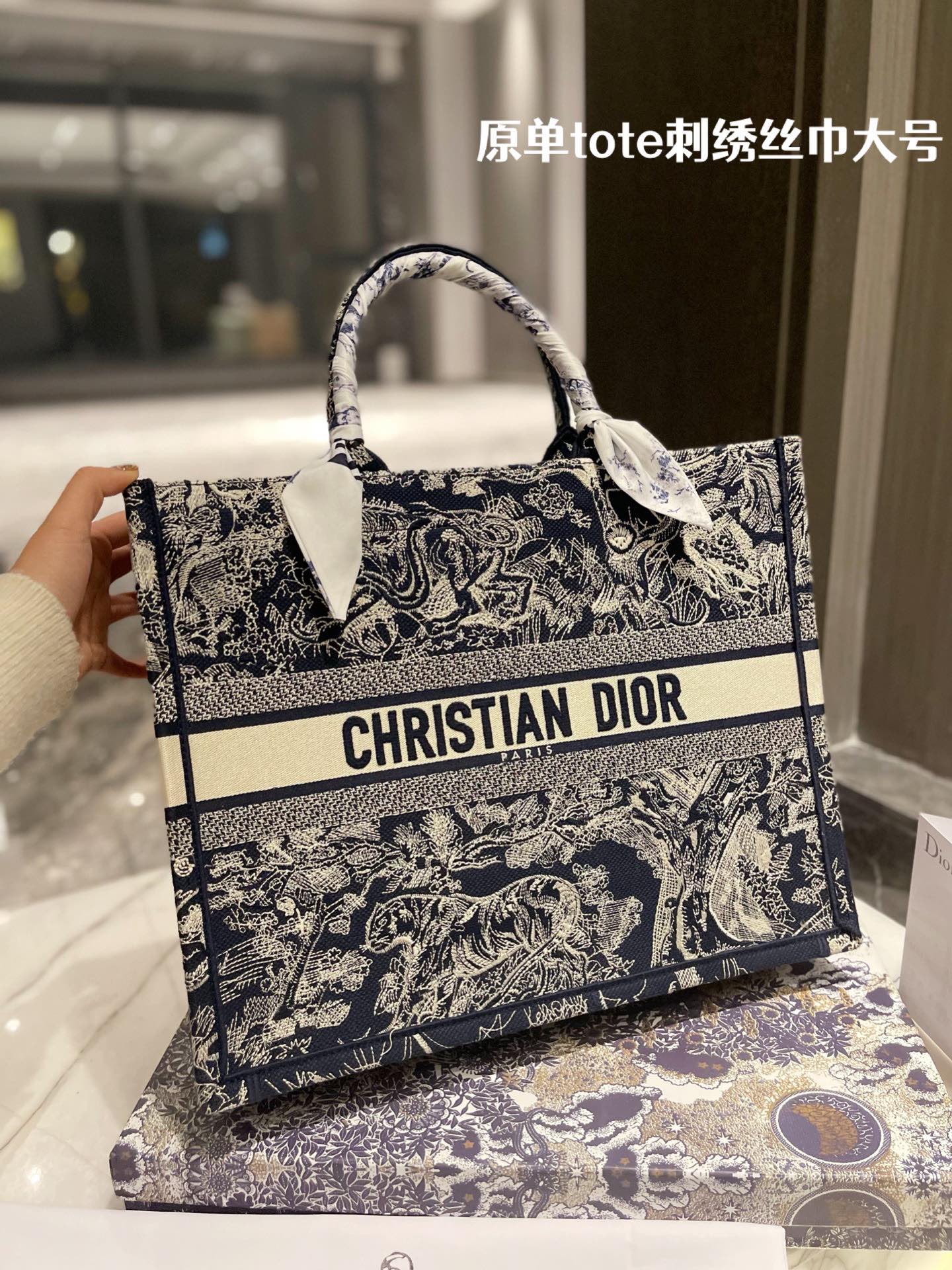 D style Book Tote Classic Handbags-Luxeon