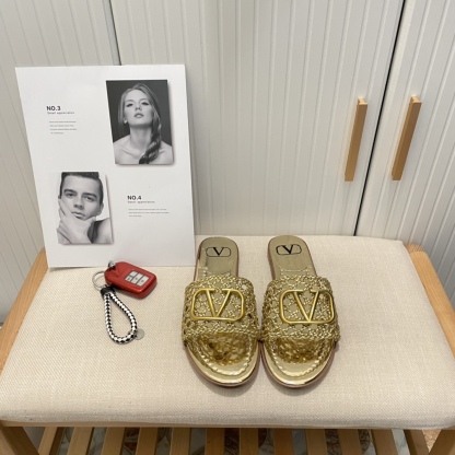 VALENTINO new hollow out slippers-Luxeon