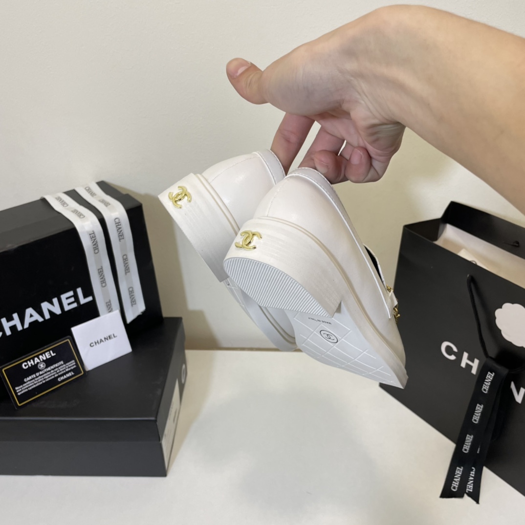 C style Double C Chain Loafers-Luxeon