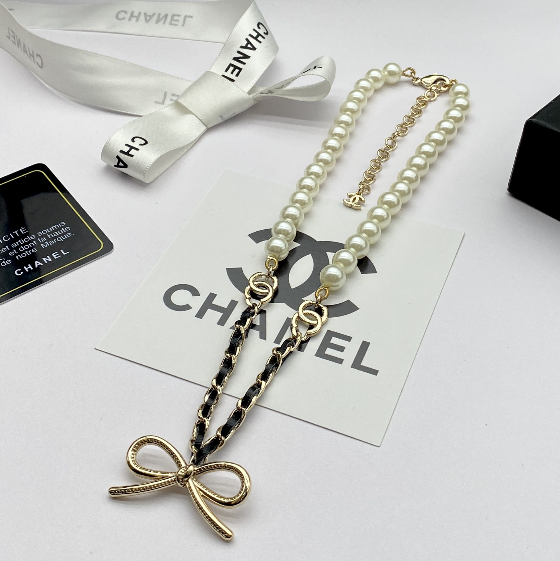 C style pearl chain necklace-Luxeon