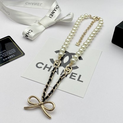 C style pearl chain necklace-Luxeon