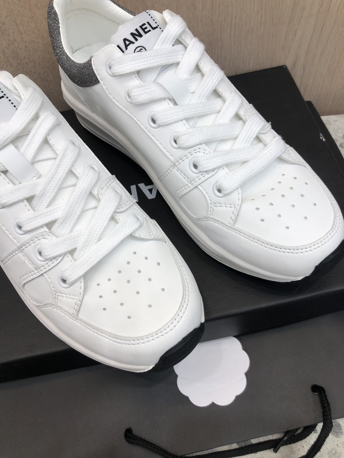 C style Fashion Classic Shoes-Luxeon