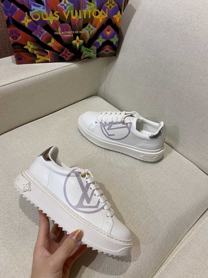 L style Women Lace Up Leather Flat Sneakers-Luxeon