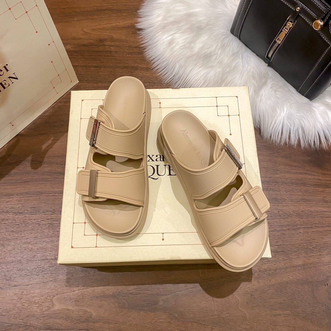 Mcqueen women thick sole sandals-Luxeon