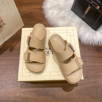 Mcqueen women thick sole sandals-Luxeon