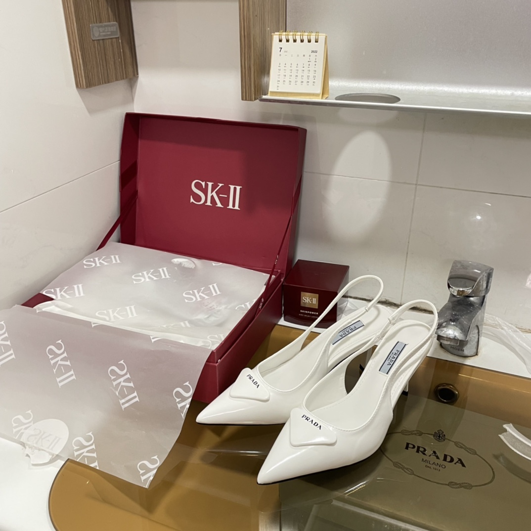 P style classic patent leather sandals high heels-Luxeon