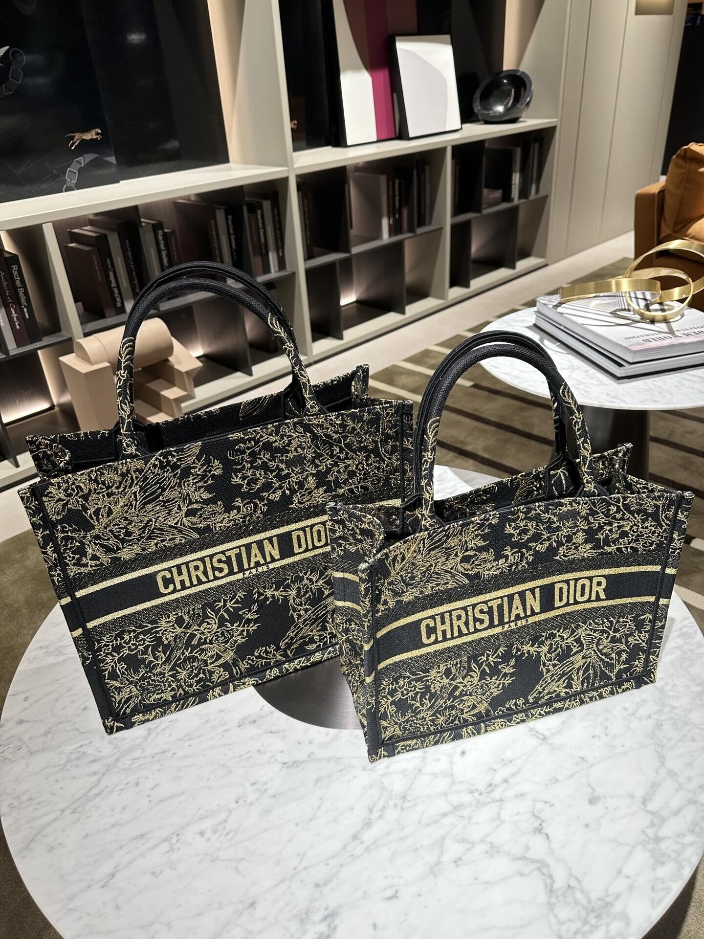 D style Book Tote bag-Luxeon
