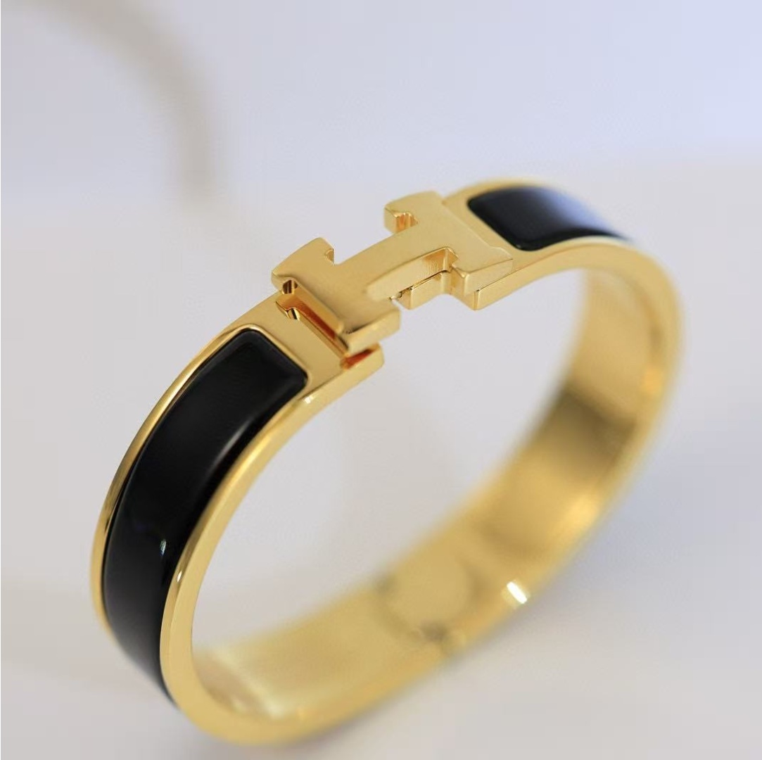 VIP link Casual shoes, handbags, bracelets