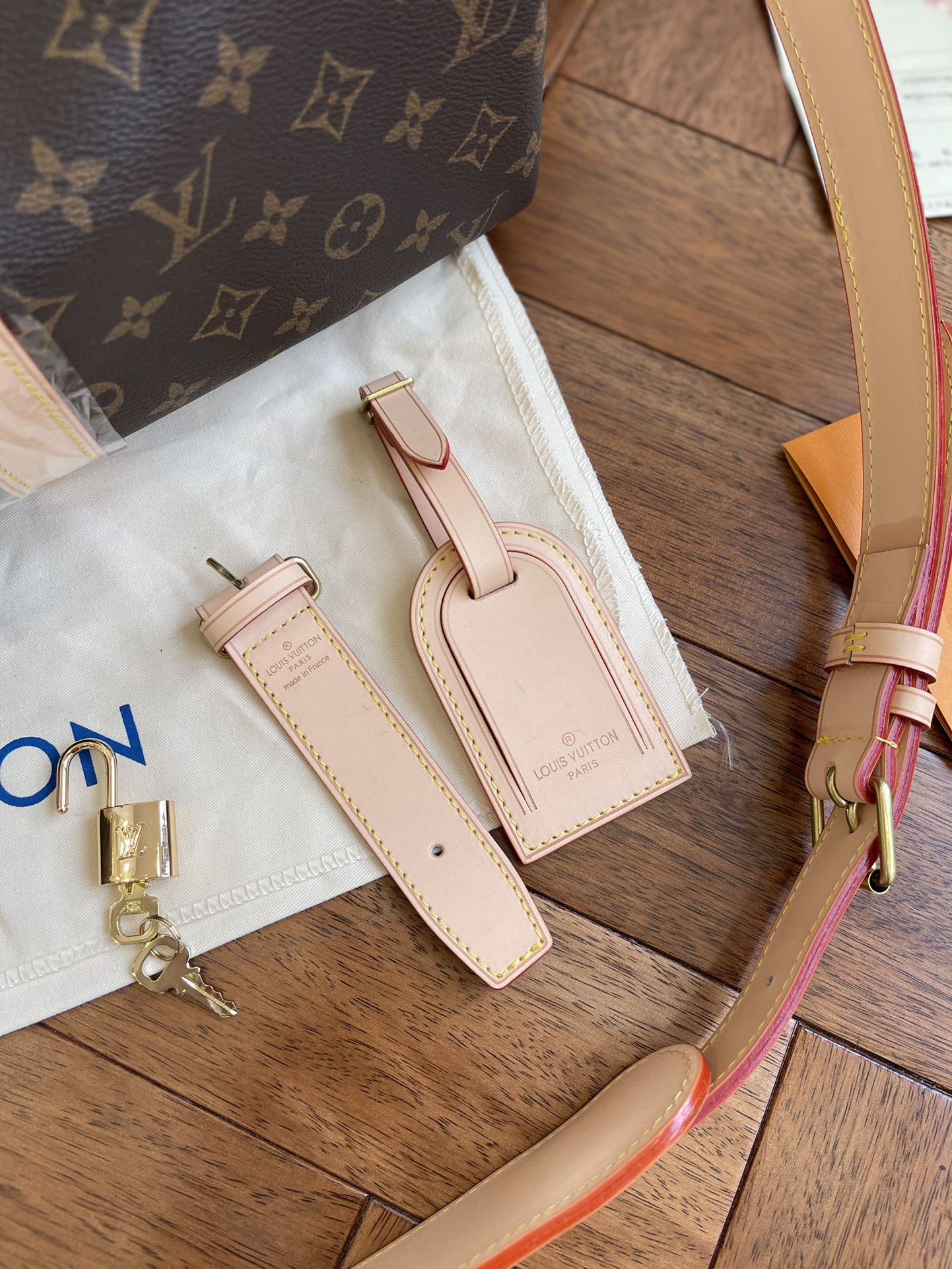 L style . Keepall Travel Bags-Luxeon