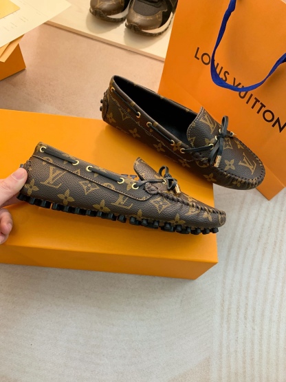 Casual leather shoes