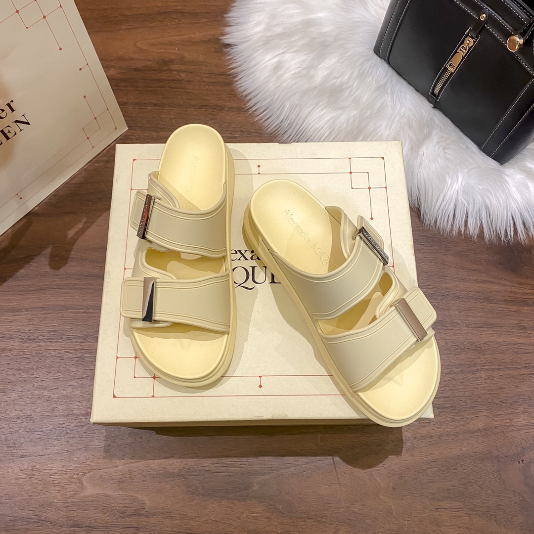 Mcqueen women thick sole sandals-Luxeon