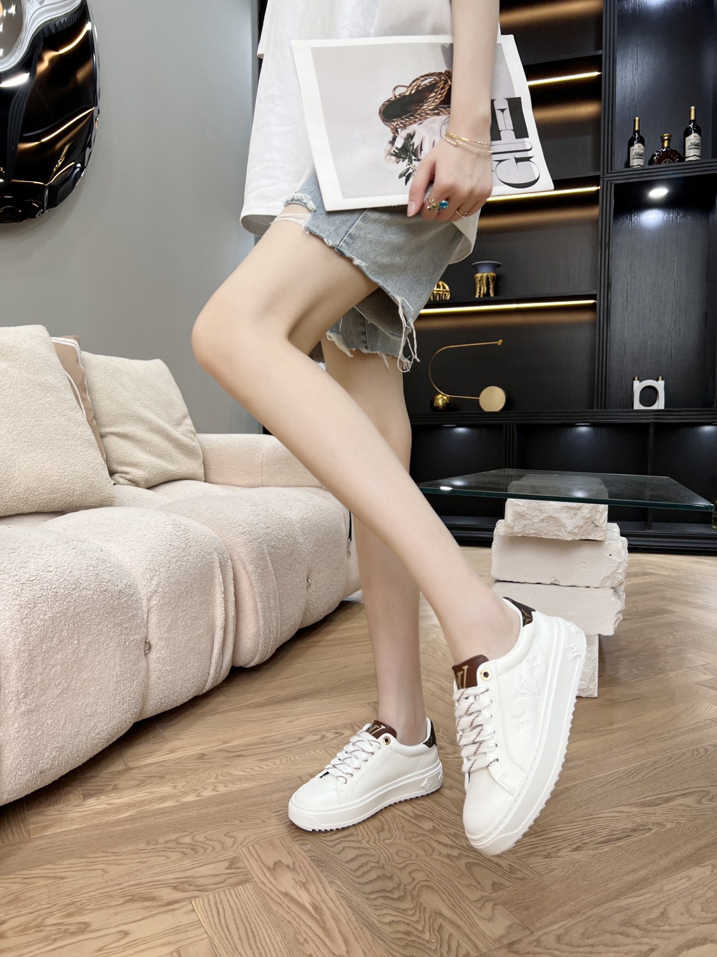 L style trendy women sneakers casual shoes-Luxeon