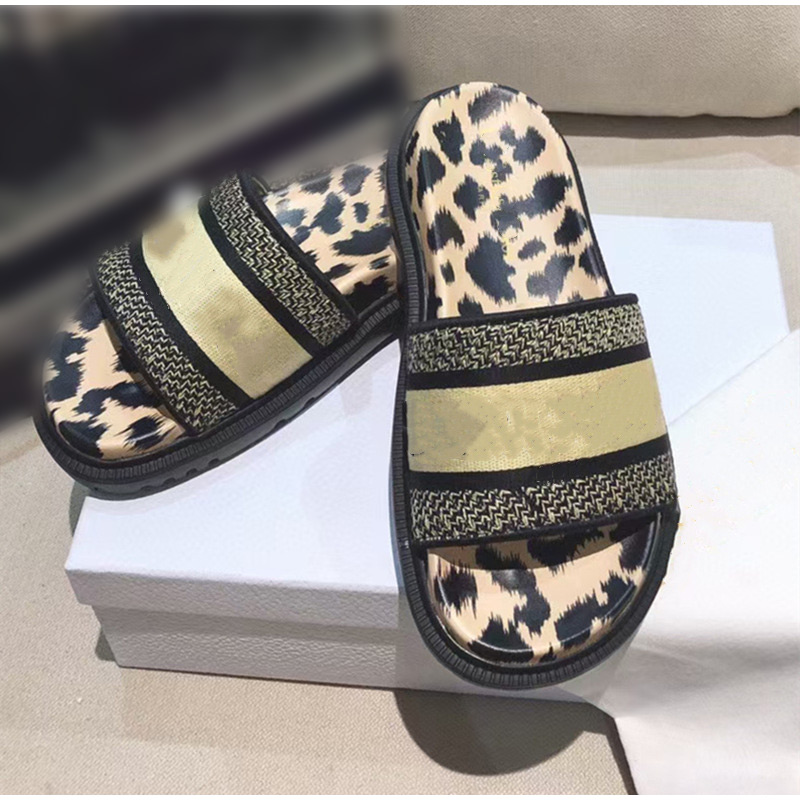 D style Women's Flat Open Toe Slippers-Luxeon