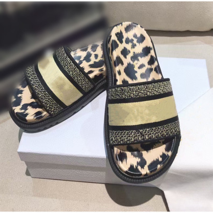 D style Women's Flat Open Toe Slippers-Luxeon