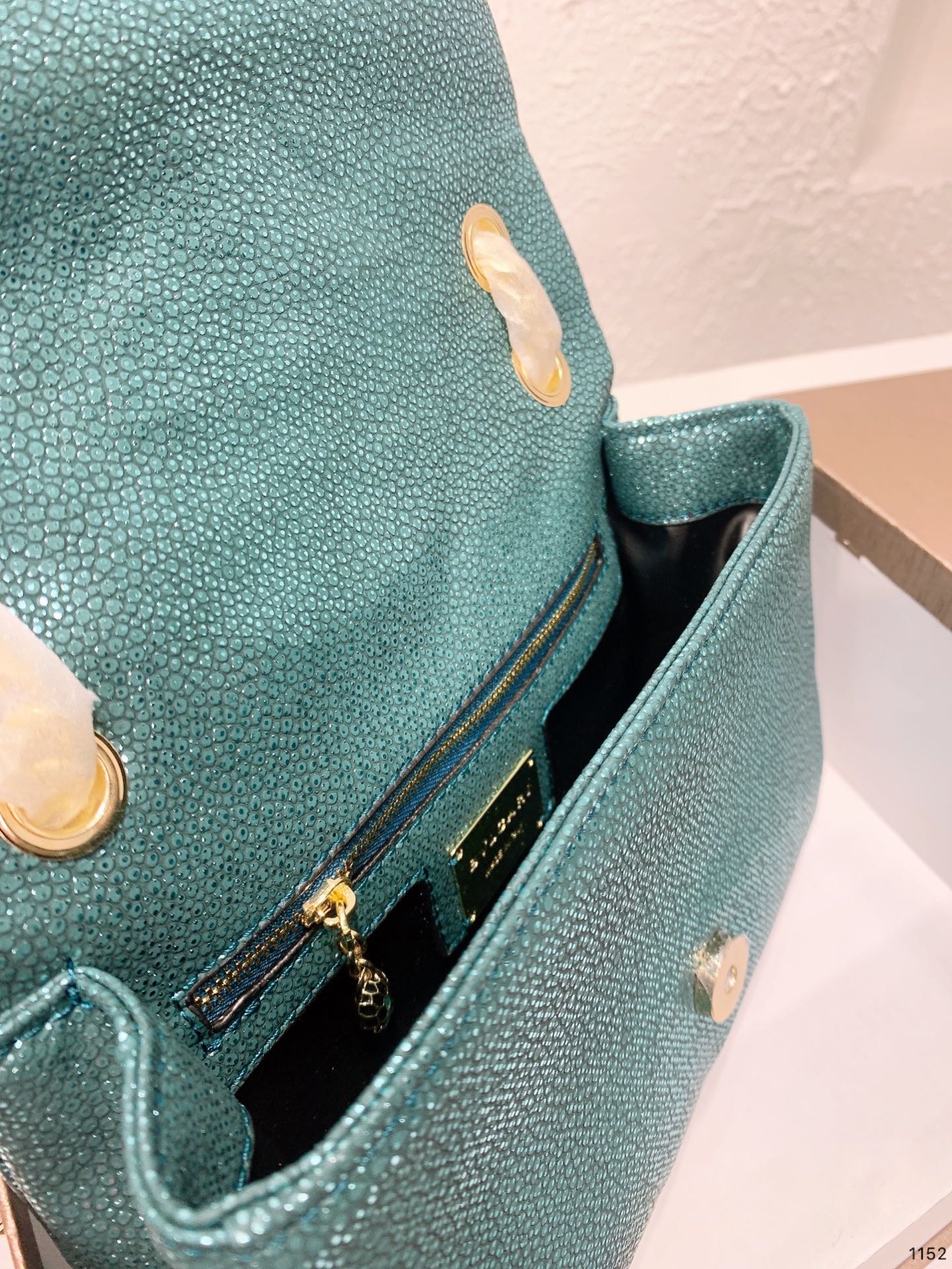 BVLGARI Shoulder Bags Classic-Luxeon