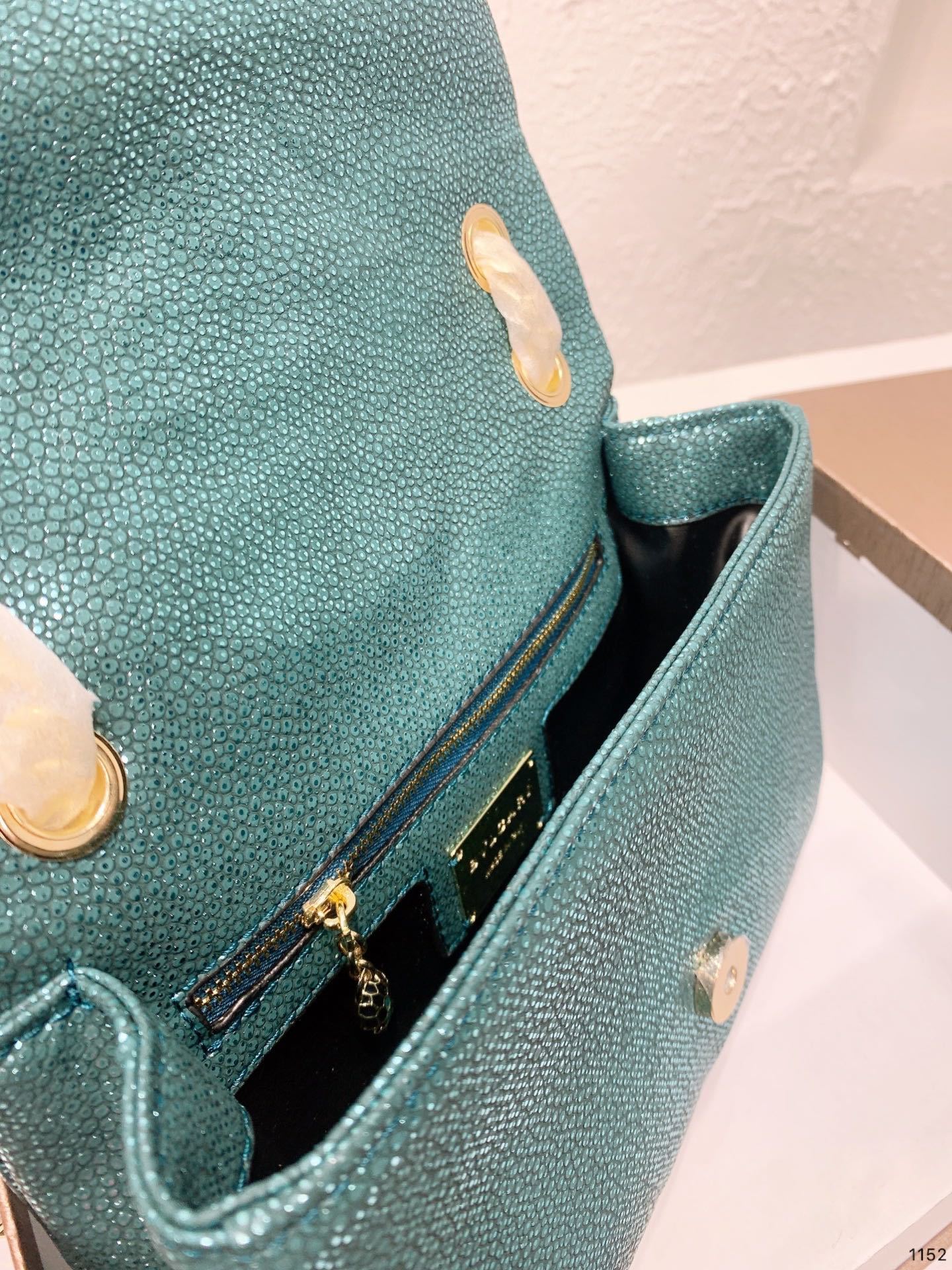 BVLGARI Shoulder Bags Classic-Luxeon