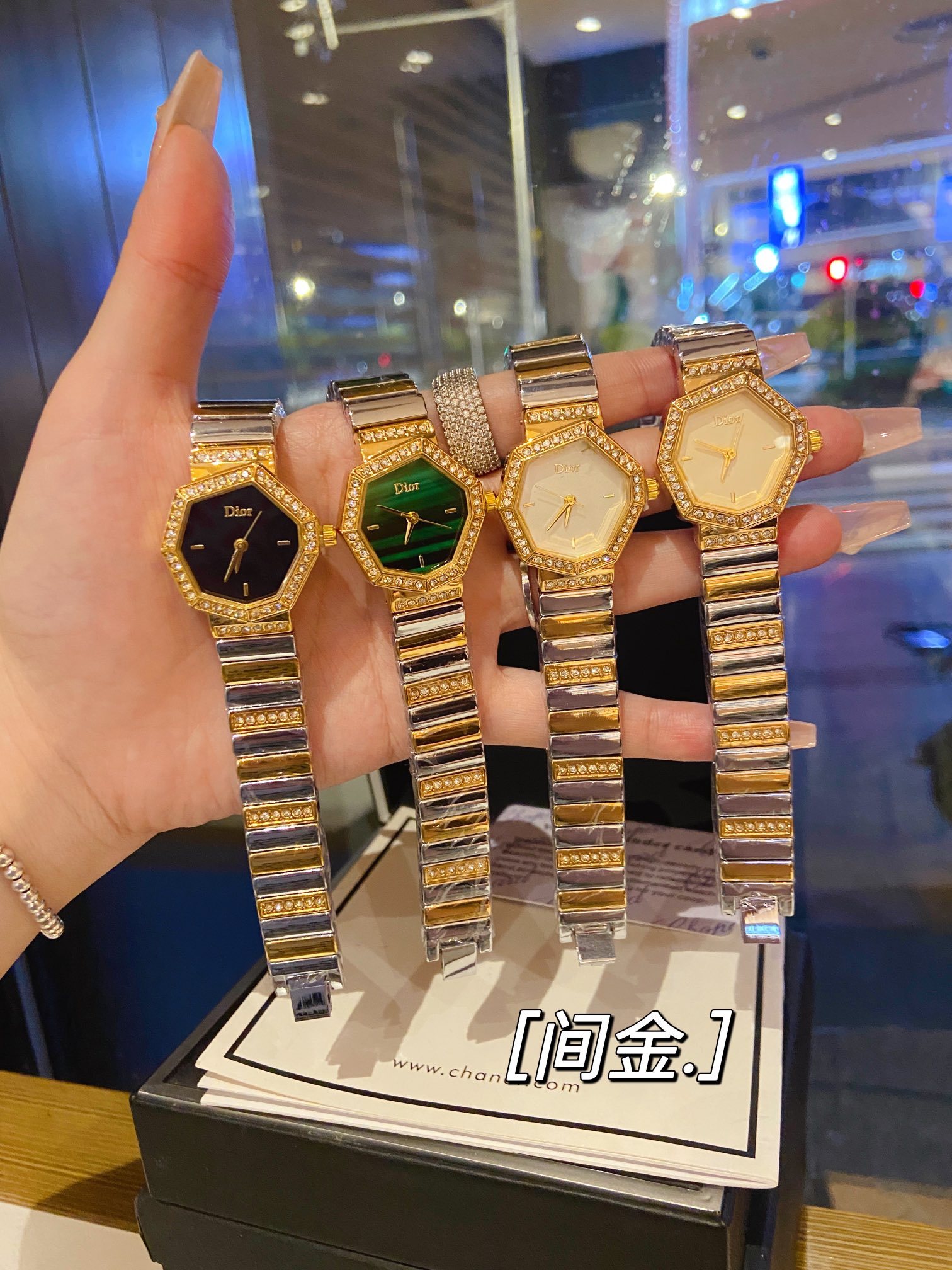 D style Wristwatch Elegant Fashion-Luxeon