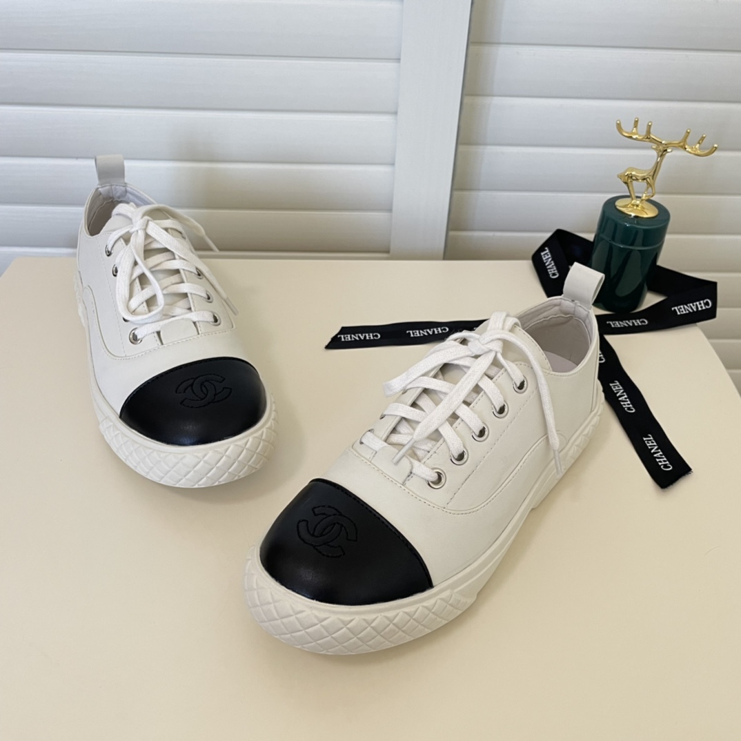 C style Women Lace Up Flat Sneakers-Luxeon