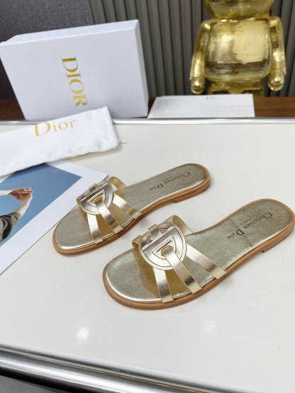 Women hollow slippers 35-42