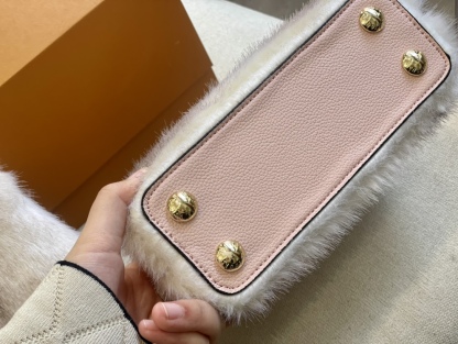 L style capcines handbag-Luxeon