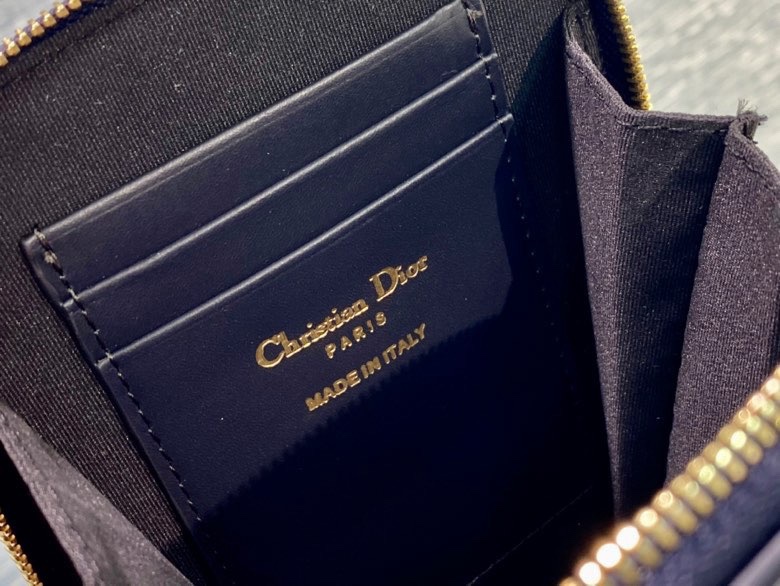 Multifunctional clutch bag