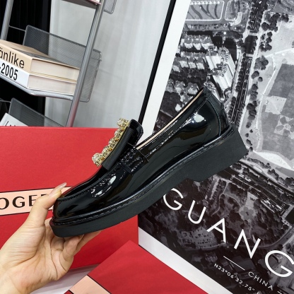 Roger Vivier buckle Mary Jane shoes-Luxeon