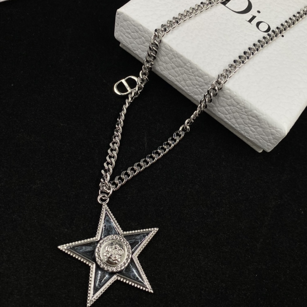D style Fashion Quagram Star Necklace-Luxeon