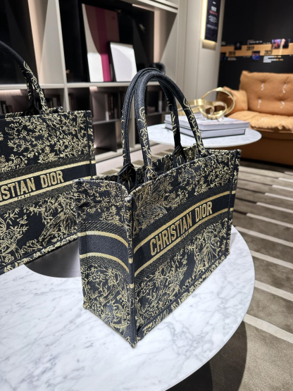 D style Book Tote bag-Luxeon