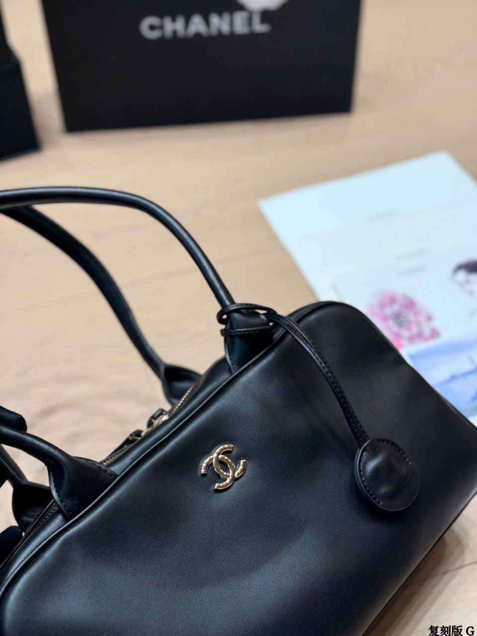 Black and gold bowling bag 19*35.5*12.5cm